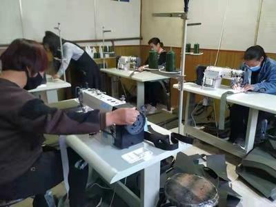 河北保定:駐村工作隊招商引資 農民就地就近就業上隘剎村箱包加工幫扶車間開業