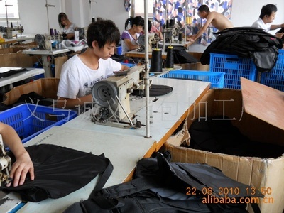 【供應(yīng)600D牛津布手袋生產(chǎn)加工 義烏箱包手袋加工廠】價(jià)格,廠家,圖片,家居用品加工,義烏市周江箱包廠-